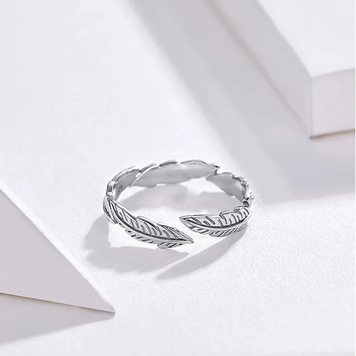 Silver Boho Style Feather Ring - HANDGAGS & CO